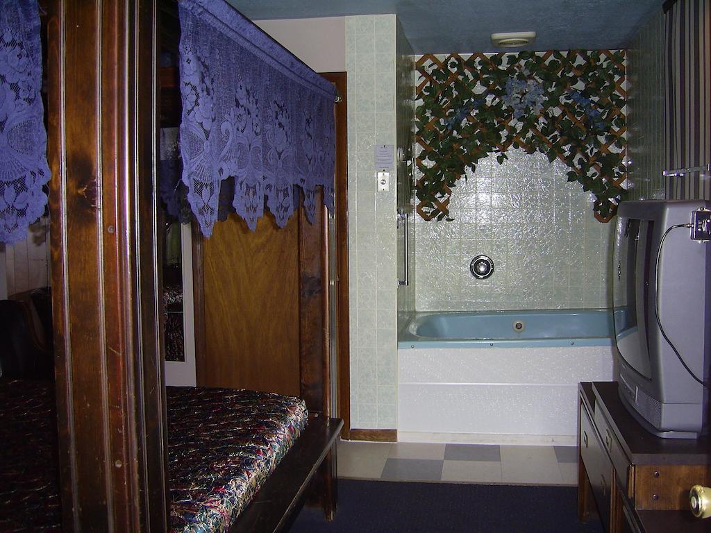 Cedar Grove Motel Altoona Exterior photo