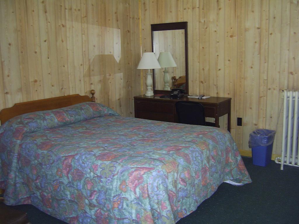 Cedar Grove Motel Altoona Room photo